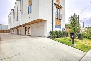 2723 Kimsey Dr in Dallas, TX - Building Photo