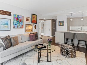 10 Rogers St, Unit 903 in Cambridge, MA - Building Photo - Building Photo