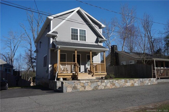 5 Bungalow Terrace in Newtown, CT - Building Photo - Building Photo