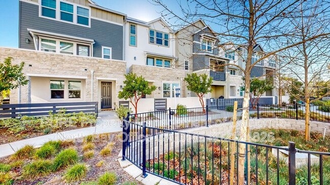 221 Gambrel Cir in Santa Rosa, CA - Building Photo - Building Photo