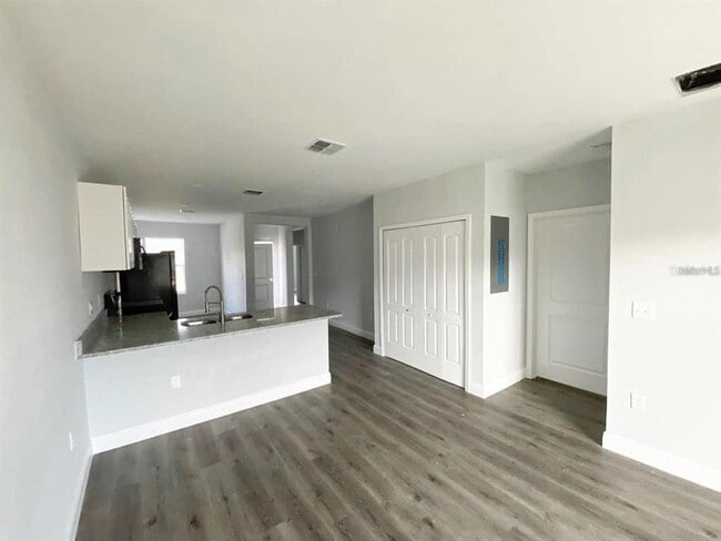 9447 Acco Ave in Englewood, FL - Building Photo - Building Photo
