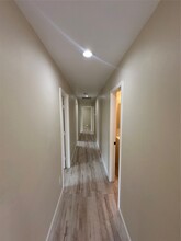 5910 E Houston Rd in Houston, TX - Building Photo - Building Photo