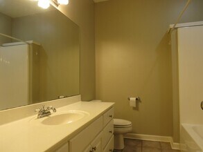 125 Orleans Dr in Maumelle, AR - Foto de edificio - Building Photo