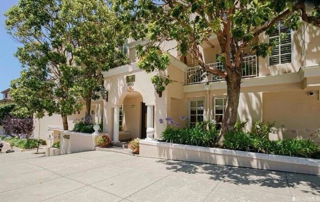 property at 1150 Lombard St