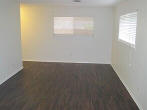 6545 Ascot Ln in Dallas, TX - Building Photo - Building Photo