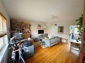 736 13th St in Miami Beach, FL - Building Photo - Building Photo
