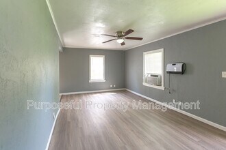 3200 SW 20th St in Oklahoma City, OK - Building Photo - Building Photo