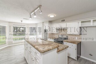 17802 Theiss Mail Rte Rd in Spring, TX - Building Photo - Building Photo