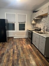 22 Woonsocket Hill Rd, Unit 1F in North Smithfield, RI - Building Photo - Building Photo