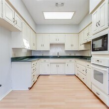 5727 Ridgerock Ct in Fort Worth, TX - Foto de edificio - Building Photo