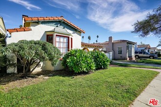 3800 Roxton Ave in Los Angeles, CA - Building Photo - Building Photo