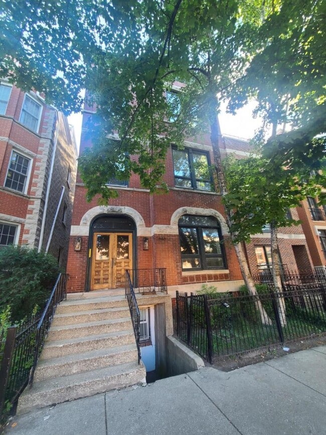 property at 2646 N Seminary Ave