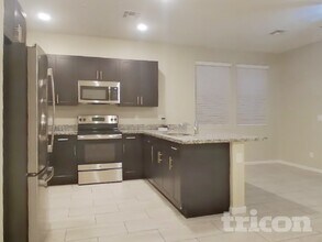 12576 W Lindbergh Dr in Peoria, AZ - Foto de edificio - Building Photo