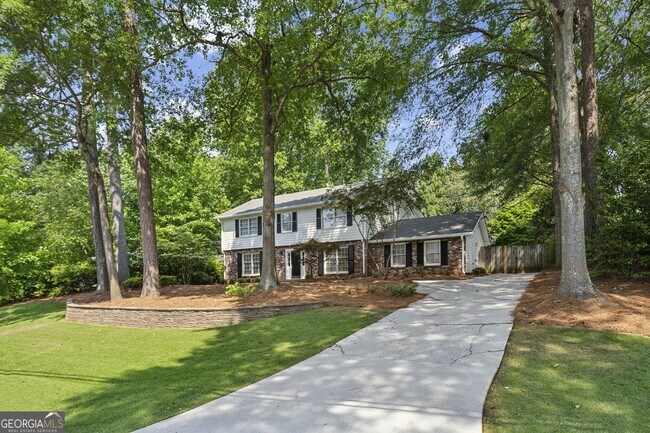 4696 Devonshire Rd in Dunwoody, GA - Building Photo - Building Photo
