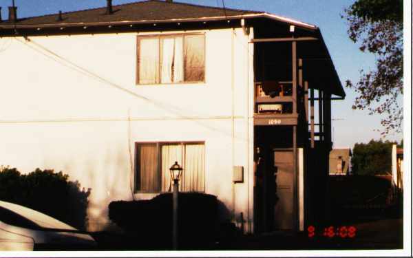 1090 Myrtle St in San Jose, CA - Building Photo - Building Photo