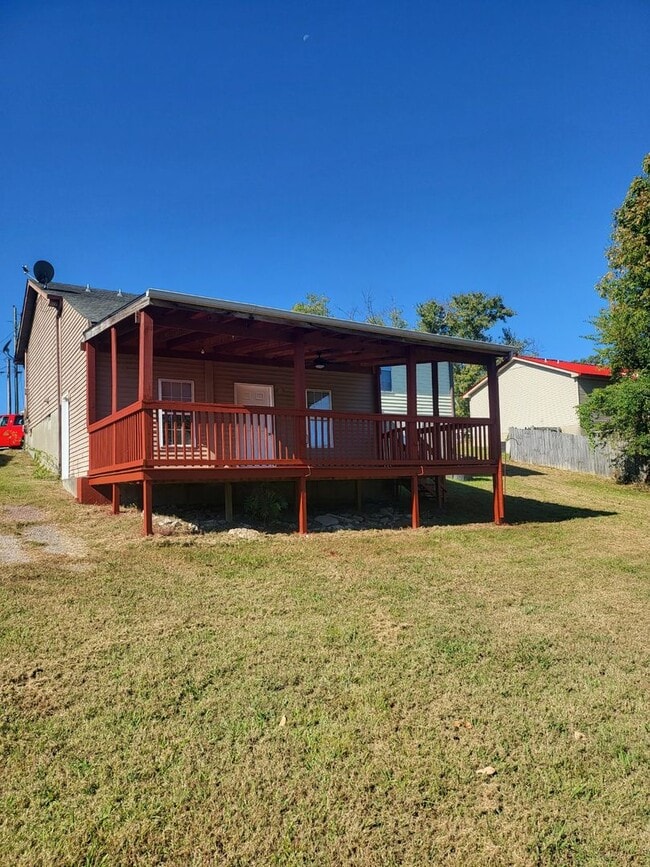579 Shady Crest Dr in La Vergne, TN - Building Photo - Building Photo