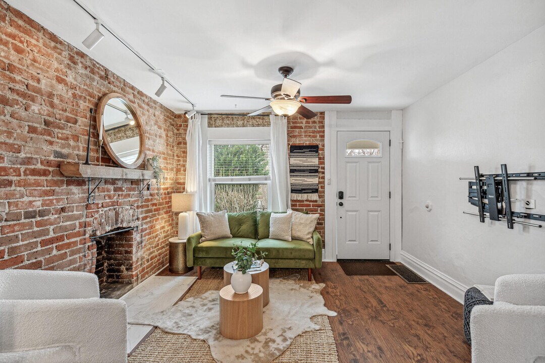 204 S Logan St in Denver, CO - Building Photo