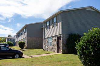 Crossings at Madison in Madison, TN - Building Photo - Building Photo