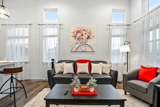 829 Emile St in Houston, TX - Foto de edificio - Building Photo