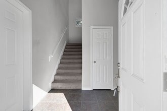 135 Binnacle Ct in Willis, TX - Building Photo - Building Photo