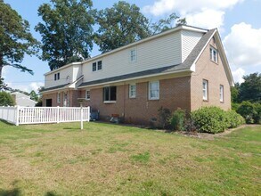 509 W Wilson Creek Dr in Trent Woods, NC - Building Photo - Building Photo