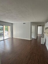 10410 SW 157th Ct in Miami, FL - Building Photo - Building Photo