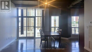 66 Bay St S in Hamilton, ON - Building Photo - Building Photo