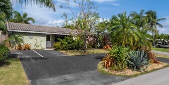 4511 NE 13th Ave in Oakland Park, FL - Building Photo