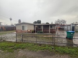 1643 Sunset Ave in Stockton, CA - Building Photo