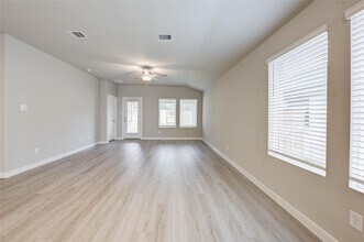 1575 King Rnch Rd in Conroe, TX - Building Photo - Building Photo