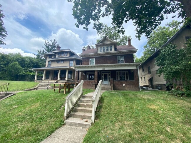 property at 236 E 18th Ave