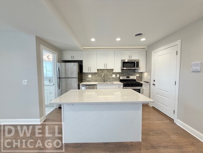 4111 N Lincoln Ave, Unit 1 in Chicago, IL - Building Photo - Building Photo