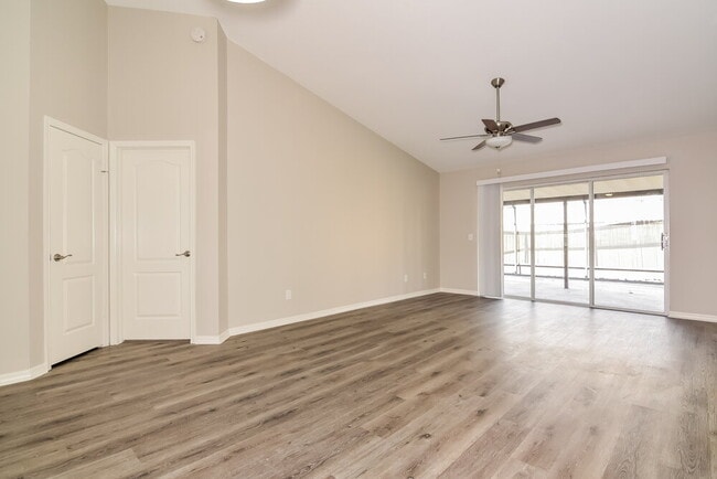 9726 Cypress Pond Ave in Tampa, FL - Building Photo - Building Photo