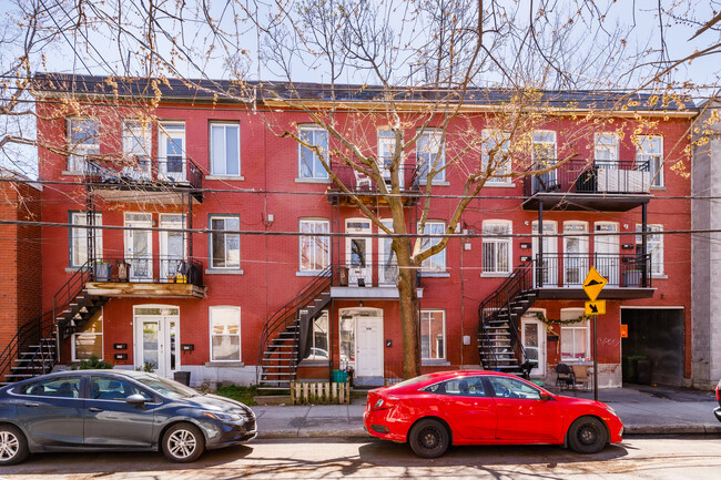 2468 Saint-Charles St in Montréal, QC - Building Photo - Primary Photo