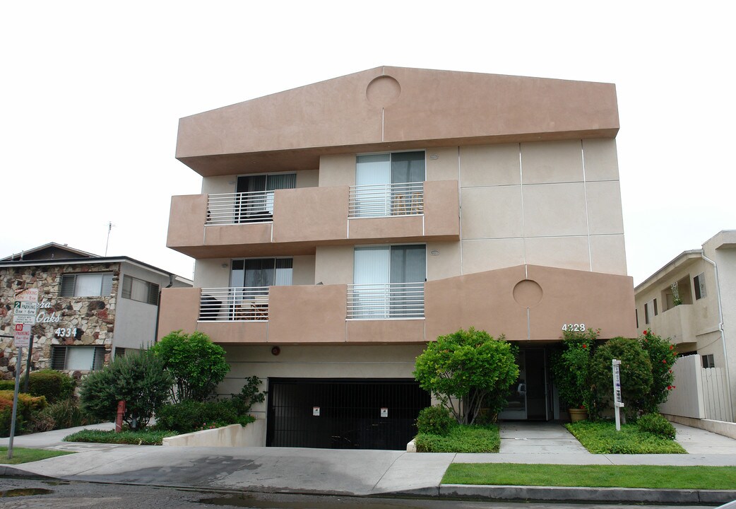 4324-4328 Mammoth Ave in Sherman Oaks, CA - Foto de edificio