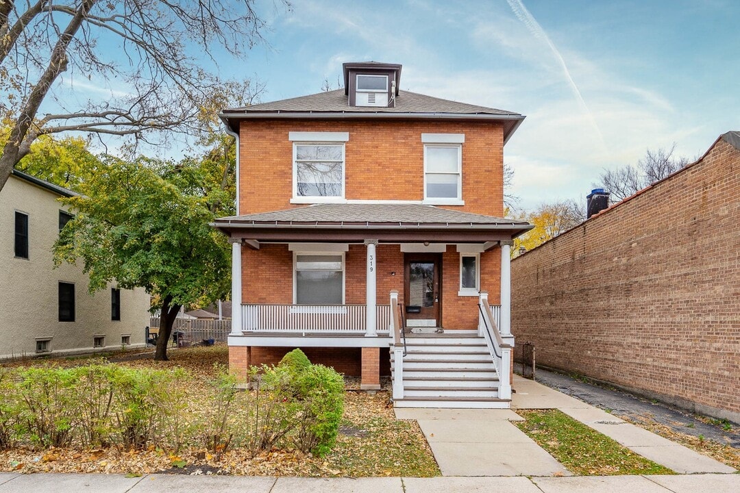 319 Chicago Ave, Unit 2 in Oak Park, IL - Foto de edificio