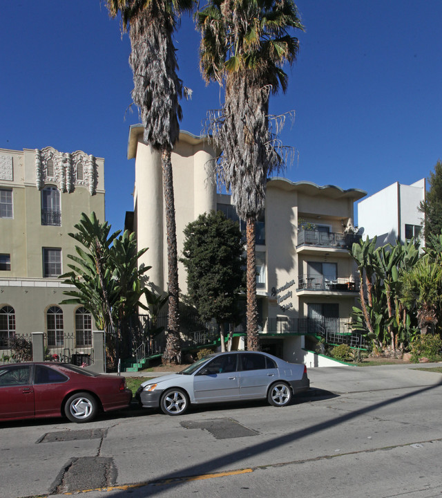 1725 N Normandie Ave in Los Angeles, CA - Building Photo