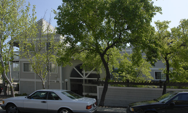 Woodbridge Apartments in Walnut Creek, CA - Building Photo - Building Photo