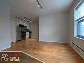 2838 W Palmer St, Unit 208 in Chicago, IL - Building Photo - Building Photo