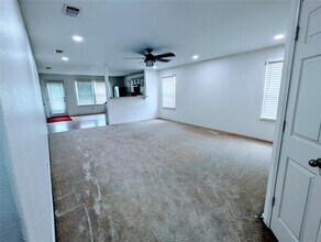 2221 Cavalry Dr in Fort Worth, TX - Foto de edificio - Building Photo