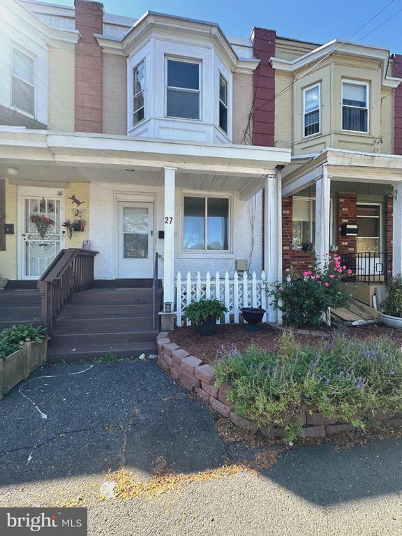 property at 27 Wilkinson Pl