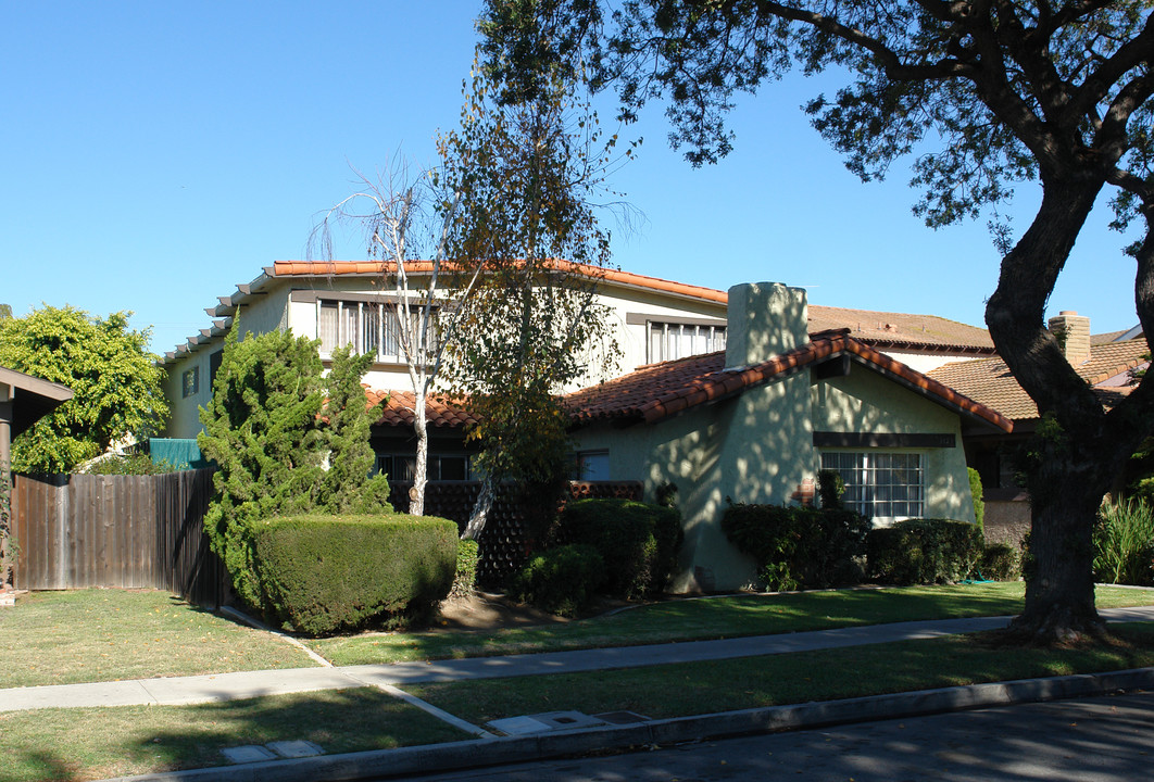 3893 Green Ave in Los Alamitos, CA - Building Photo