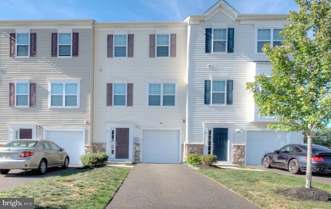 58 Iron Gate Rd in Gloucester Township, NJ - Foto de edificio - Building Photo