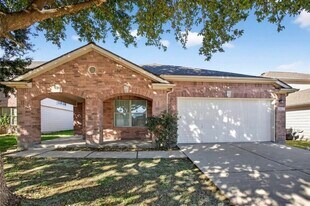 10635 Goldfinch Rd in Baytown, TX - Building Photo