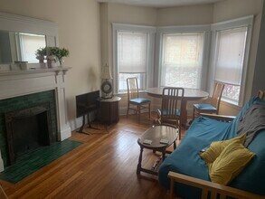 1307 Commonwealth Ave, Unit 5 in Boston, MA - Building Photo - Building Photo
