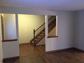 180 Shaleridge Dr in Pataskala, OH - Building Photo - Building Photo