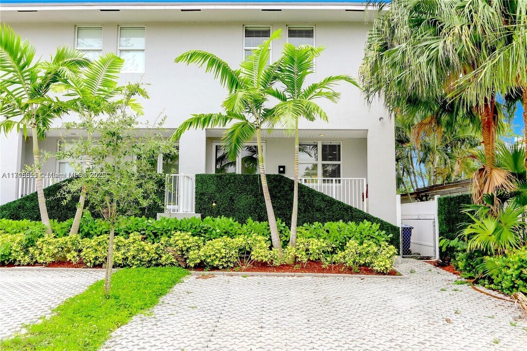 1578 NE 110th St in Miami, FL - Building Photo