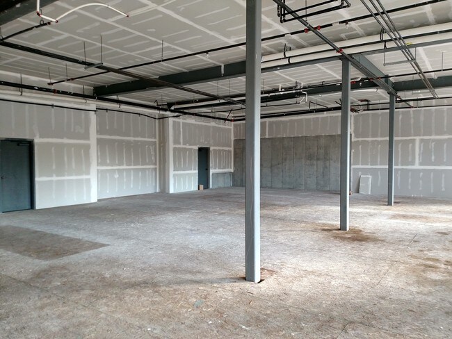 451 S Main St in Springville, UT - Building Photo - Interior Photo