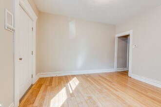 12 E Sycamore St in Pittsburgh, PA - Building Photo - Building Photo