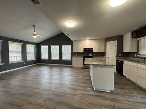 507 Scenic Run in Canyon Lake, TX - Foto de edificio - Building Photo